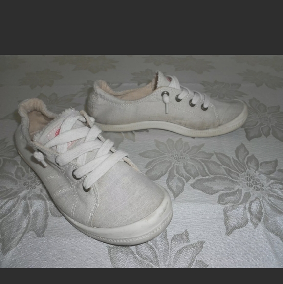 ROXY Bayshore Cream / Ivory Color Slip On Sneaker - Picture 1 of 6